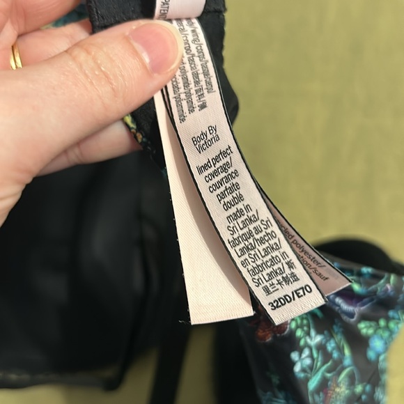 Body by Victoria Victoria’s secret lined perfect coverage butterfly print 32 DD - Picture 4 of 4